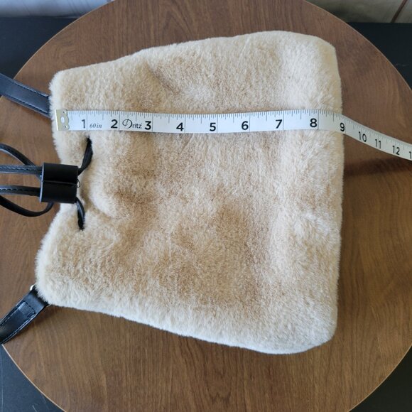 House of Harlow1960 Cream & Black Bucket Crossbody Purse Bag. Faux Fur EUC - Picture 15 of 16